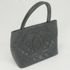 💎✨AUTHENTIC✨💎 CHANEL Matelasse Caviar Skin Tote Bag Black